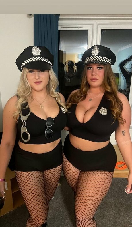 Nacktes geleaktes OnlyFans-Foto von Ellierobsxx