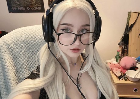Nacktes geleaktes OnlyFans-Foto von Allykitti