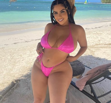 Nacktes geleaktes OnlyFans-Foto von Jessenia Rebecca