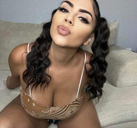 Nacktes geleaktes OnlyFans-Foto von Jessenia Rebecca