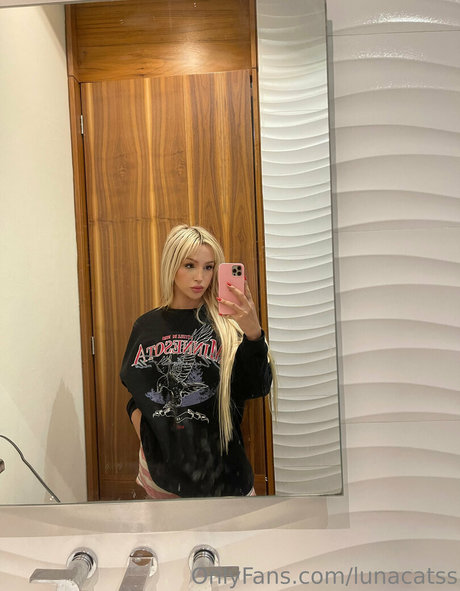 Nacktes geleaktes OnlyFans-Foto von Lunacats