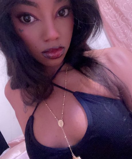 Nacktes geleaktes OnlyFans-Foto von Festivia18