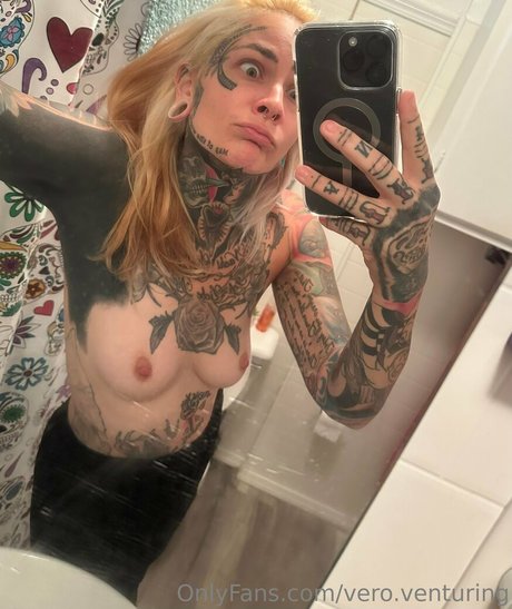 Nacktes geleaktes OnlyFans-Foto von Vero Venturing