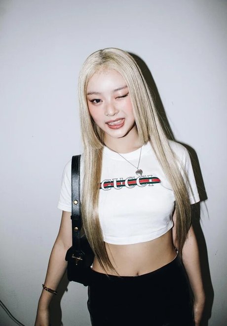 Nacktes geleaktes OnlyFans-Foto von Hanni Pham