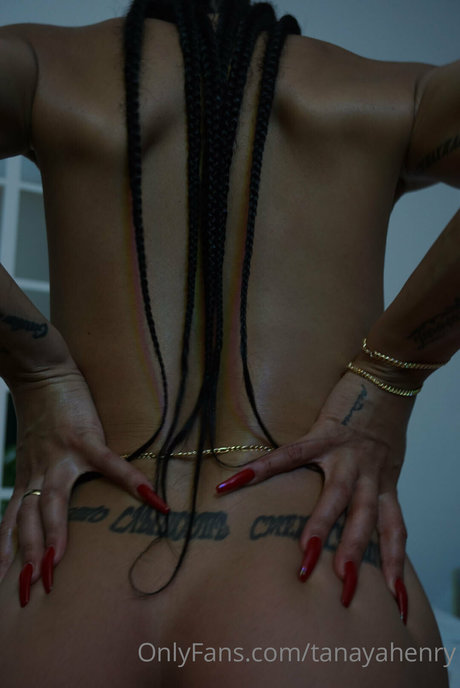 Nacktes geleaktes OnlyFans-Foto von Tanaya Henry