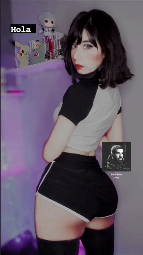 Nacktes geleaktes OnlyFans-Foto von Lily Waifu