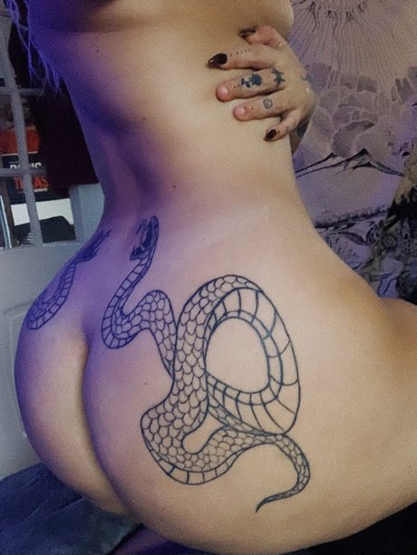 Nacktes geleaktes OnlyFans-Foto von Pinustri
