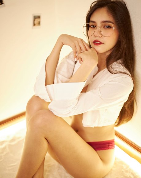 Nacktes geleaktes OnlyFans-Foto von Isabelle Haris