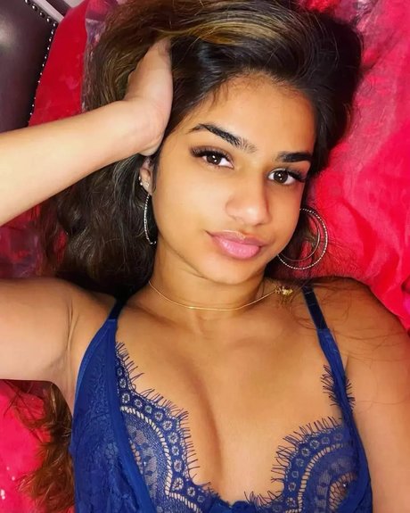 Nacktes geleaktes OnlyFans-Foto von Ruhana X