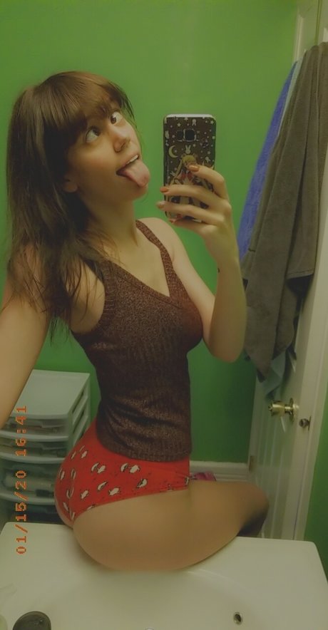 Nacktes geleaktes OnlyFans-Foto von Yanderekamii