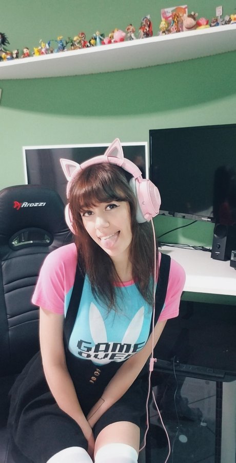 Nacktes geleaktes OnlyFans-Foto von Yanderekamii