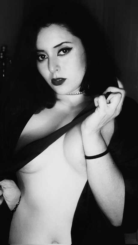 Nacktes geleaktes OnlyFans-Foto von Angelbeii Mimi