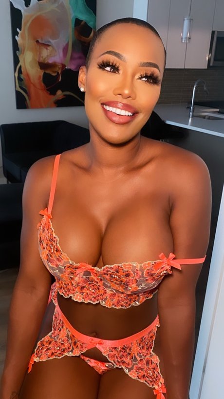 Nacktes geleaktes OnlyFans-Foto von Kim Cane