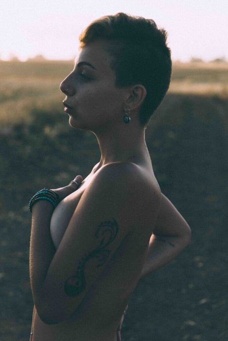 Nacktes geleaktes OnlyFans-Foto von Tohar Frie