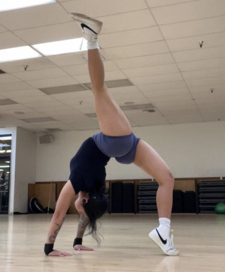 Nacktes geleaktes OnlyFans-Foto von Tabi Lift