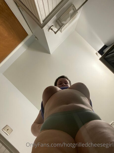 Hotgrilledcheesegirl