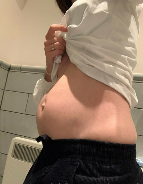Nacktes geleaktes OnlyFans-Foto von Evieexpands