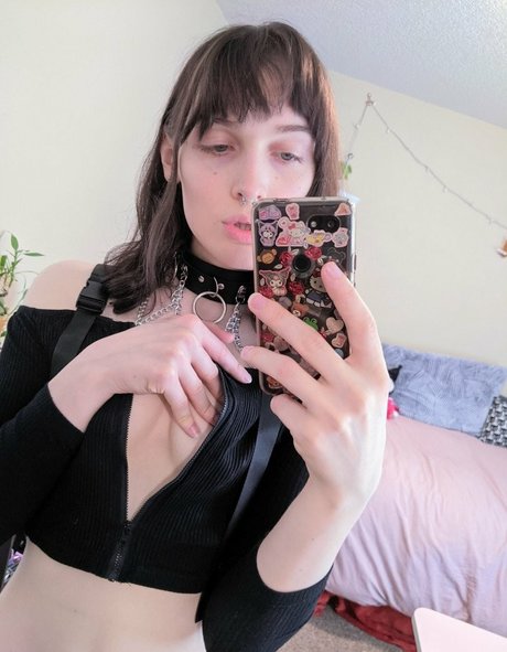 Nacktes geleaktes OnlyFans-Foto von Lovebitelola