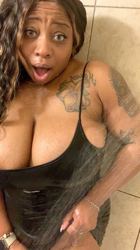 Nacktes geleaktes OnlyFans-Foto von Lyssalaird