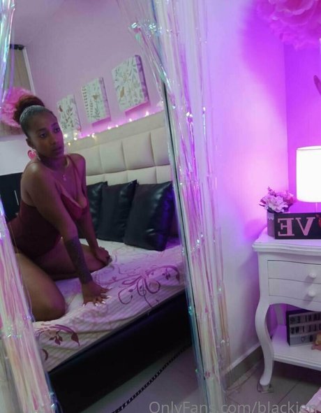 Nacktes geleaktes OnlyFans-Foto von Blackjen