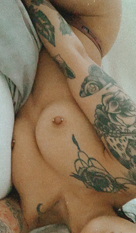 Nacktes geleaktes OnlyFans-Foto von Honeygold