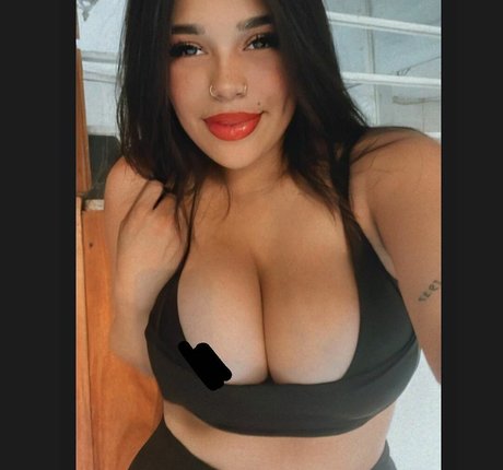 Nacktes geleaktes OnlyFans-Foto von Keereen