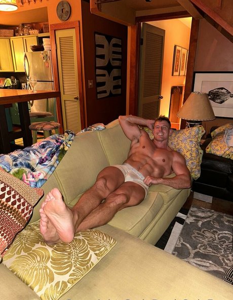 Nacktes geleaktes OnlyFans-Foto von Codydealfree