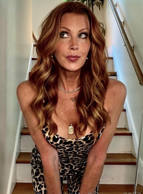 Nacktes geleaktes OnlyFans-Foto von Mrs Robinson