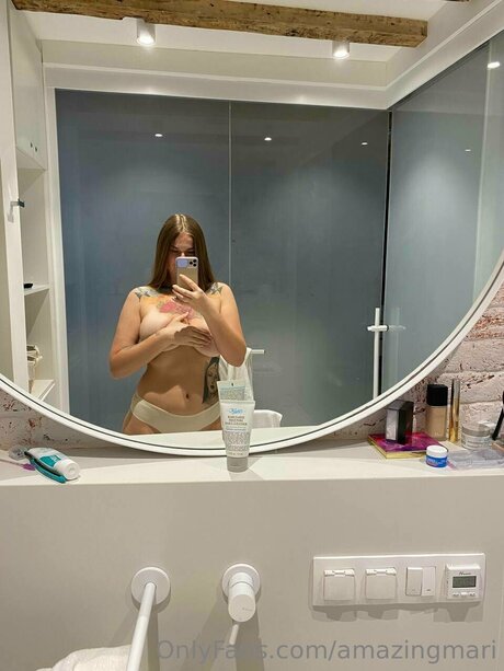 Nacktes geleaktes OnlyFans-Foto von Amazingmari