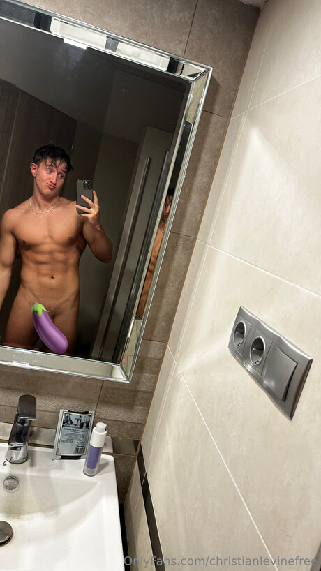 Christianlevine Straight