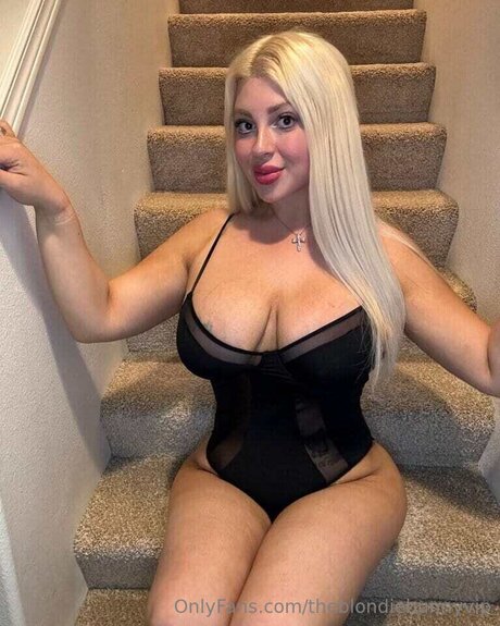 Theblondiebunnyx