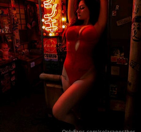 Nacktes geleaktes OnlyFans-Foto von Solaraeesther
