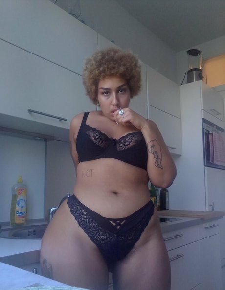 Nacktes geleaktes OnlyFans-Foto von Schuggamamabbb