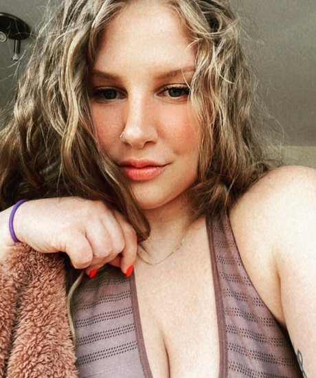 Nacktes geleaktes OnlyFans-Foto von Miss Ivy The Domme