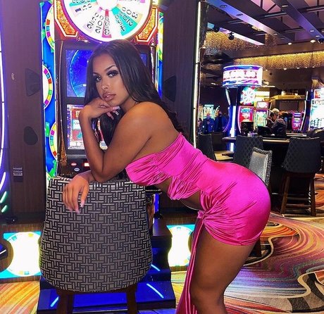 Nacktes geleaktes OnlyFans-Foto von Amira Khalil
