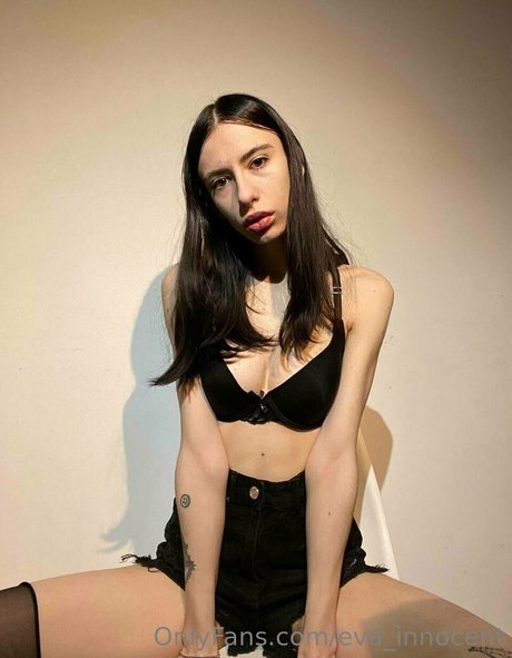 Eva_innocent
