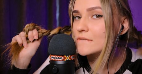 Nacktes geleaktes OnlyFans-Foto von Sirius Eyes Asmr
