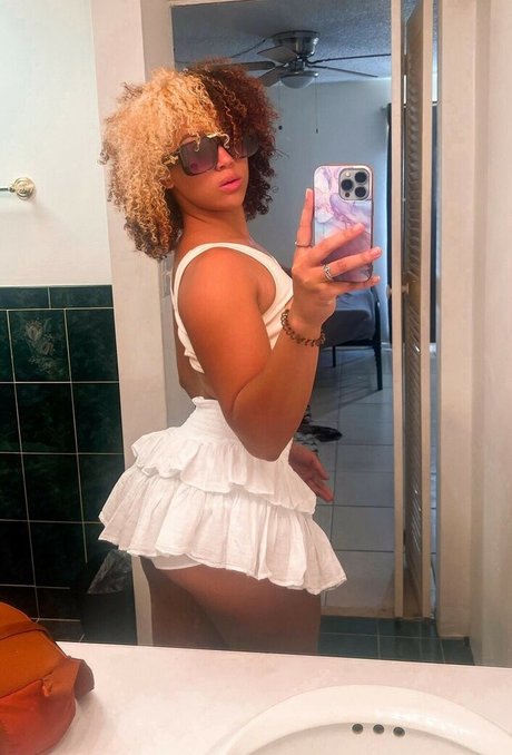 Nacktes geleaktes OnlyFans-Foto von Heaven Collins