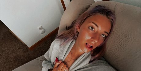 Nacktes geleaktes OnlyFans-Foto von Dadiesbabygirl
