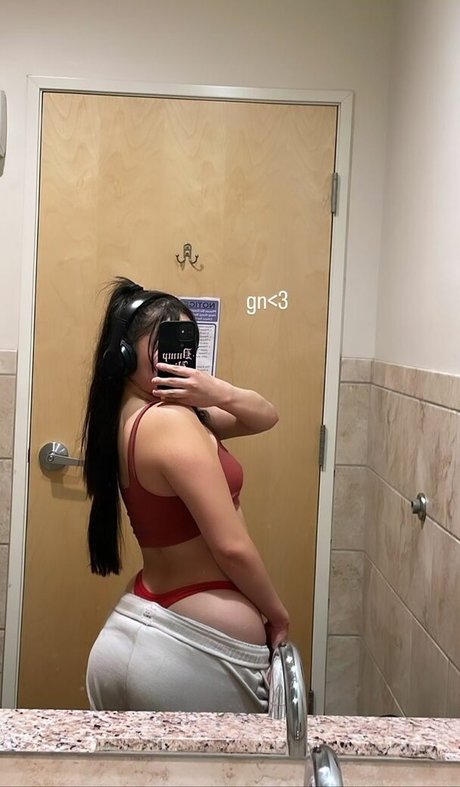 Nacktes geleaktes OnlyFans-Foto von Bernaarose