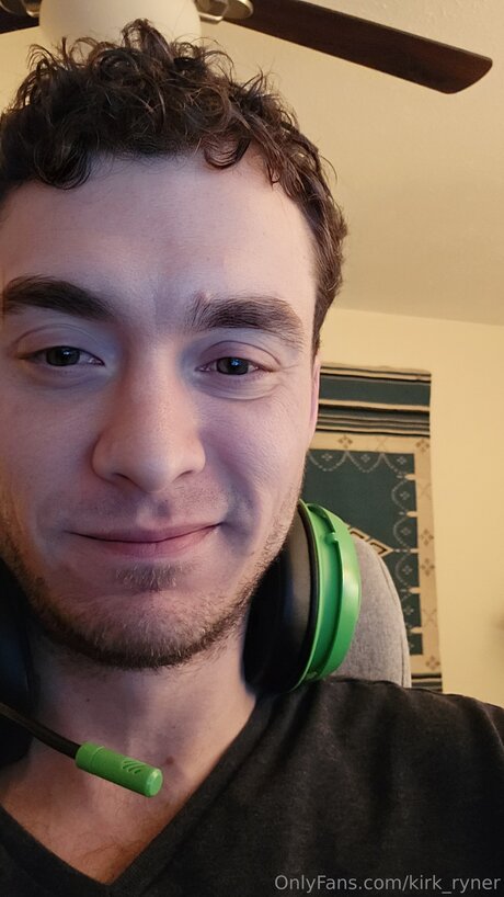 Nacktes geleaktes OnlyFans-Foto von Kirk Ryner