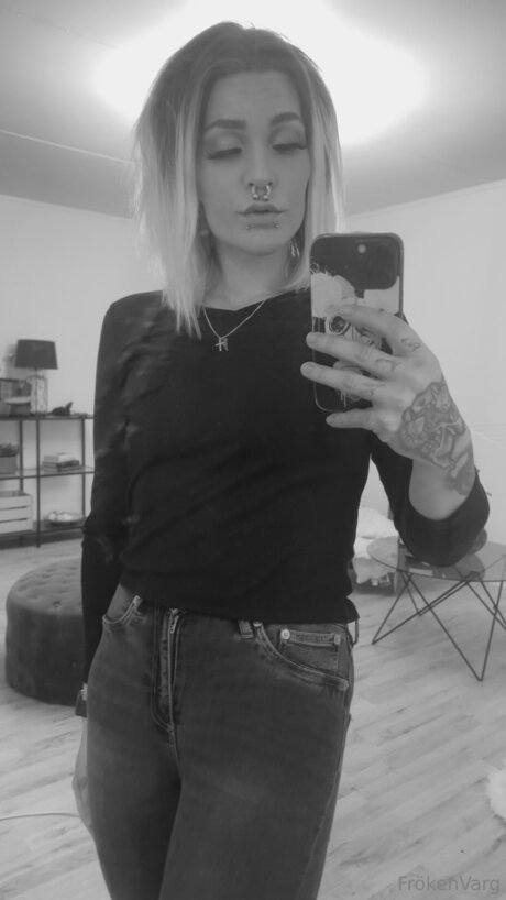 Nacktes geleaktes OnlyFans-Foto von Frokenvarg