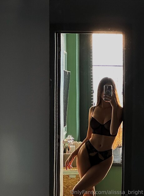 Nacktes geleaktes OnlyFans-Foto von Alisssa Bright