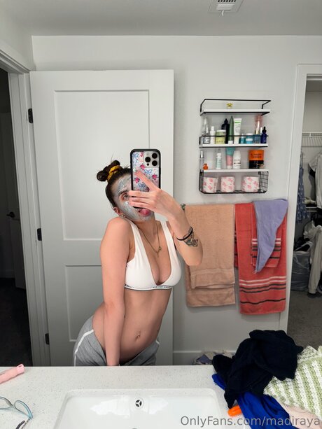 Nacktes geleaktes OnlyFans-Foto von Laylarayaa