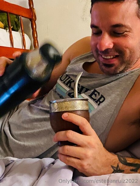 Nacktes geleaktes OnlyFans-Foto von Estebanruiz2022