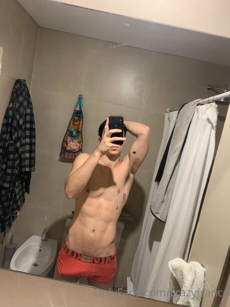 Nacktes geleaktes OnlyFans-Foto von Crazyboyfran