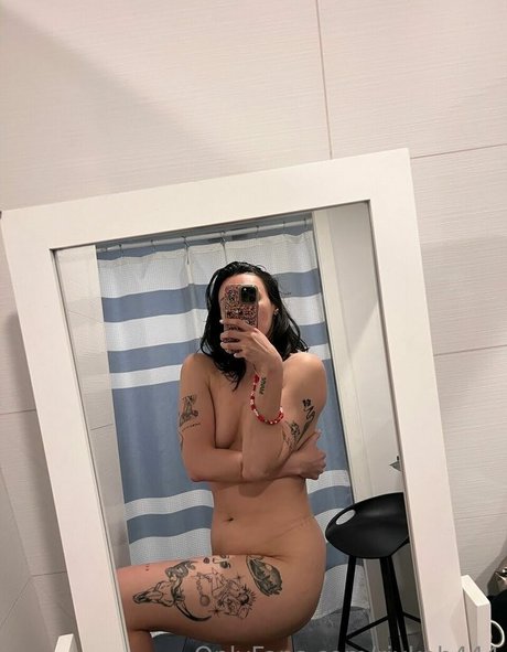 Nacktes geleaktes OnlyFans-Foto von Becca Brown