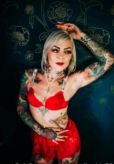 Nacktes geleaktes OnlyFans-Foto von Tattooedbarbie86