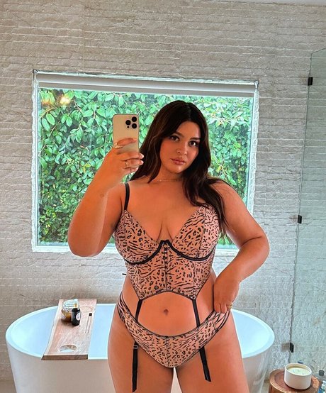 Nacktes geleaktes OnlyFans-Foto von Bellaagolden