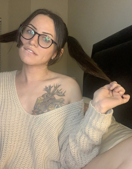 Nacktes geleaktes OnlyFans-Foto von Arden Hart